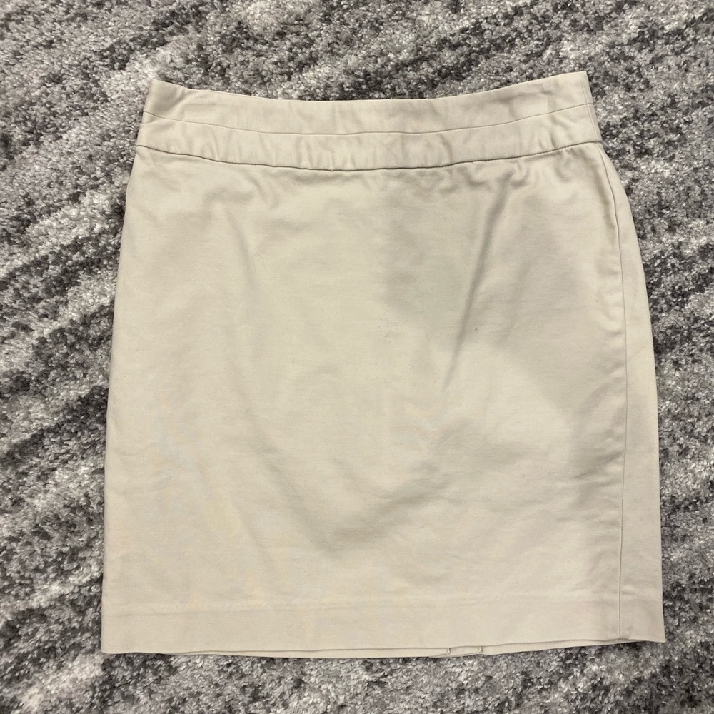 Banana Republic beige pencil skirt
